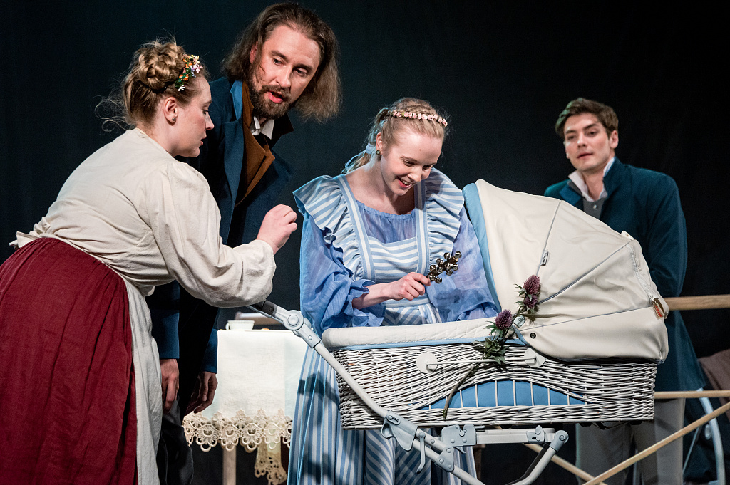 Отцы и дети (Театр РОСТА). Изображение 4