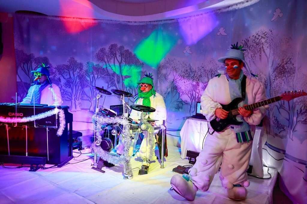 Новогоднее представление со спектаклем. Изображение 4