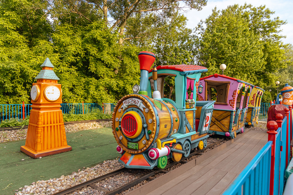 Алиса Парк аттракционов в Воронцовском парке. Изображение 6