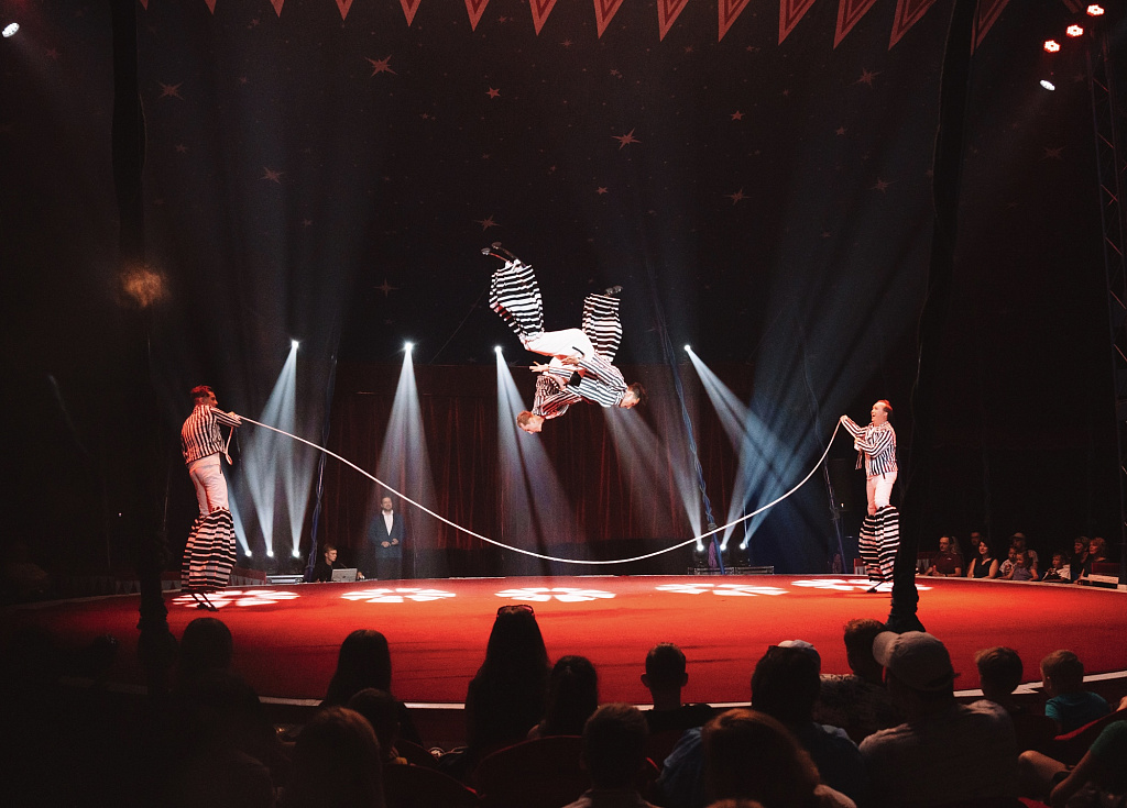 Цирковое лето в парках Москвы. Изображение 1