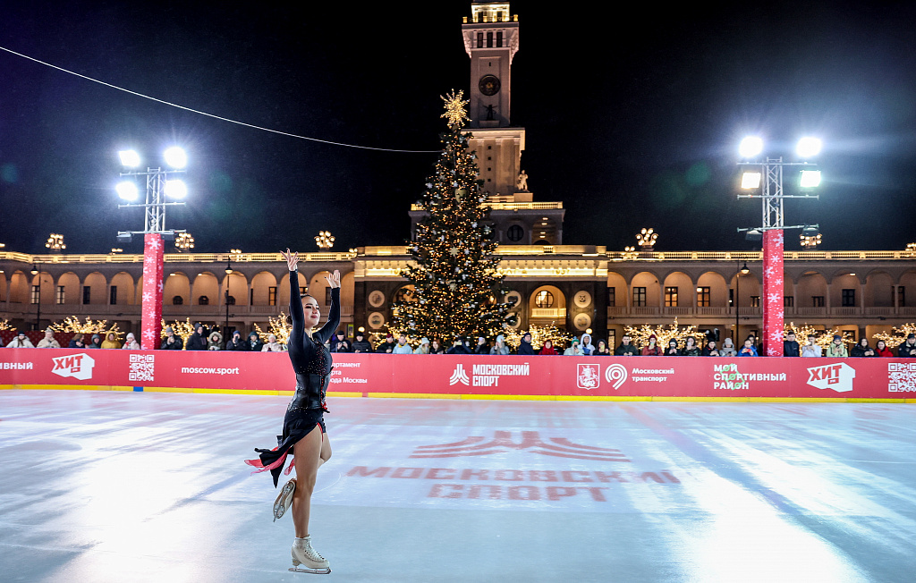 Каток в парке Северного речного вокзала. Изображение 2