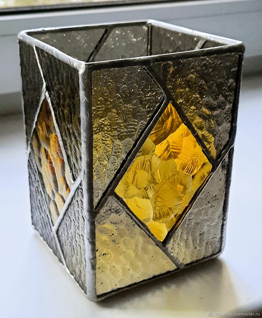 Мастер-класс «Витражная роспись. Готический подсвечник» . Изображение 3