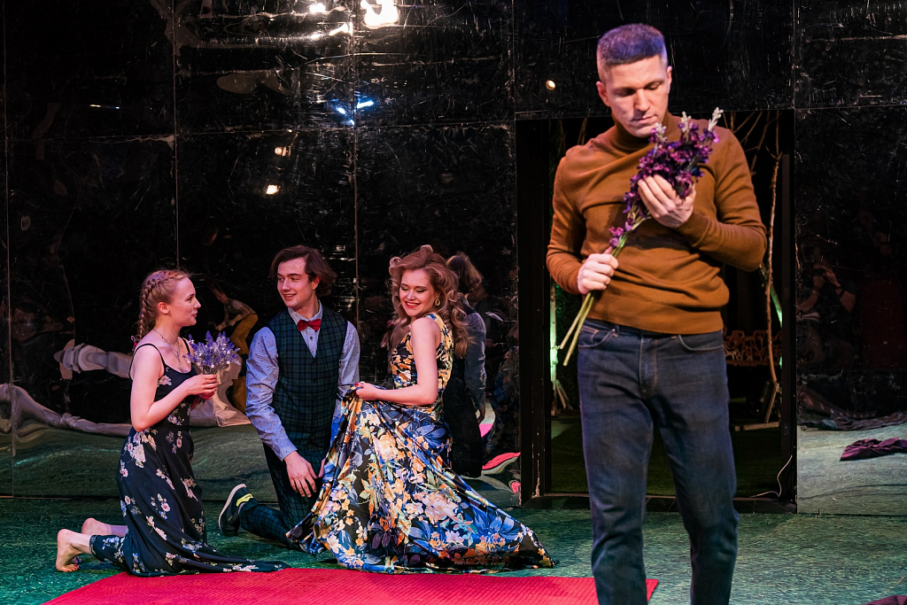 Отцы и дети (театр Иллюзии). Изображение 3