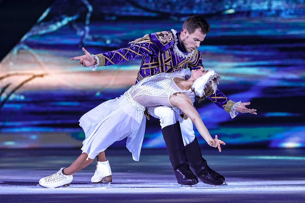 Ледовое шоу ‭«Лебединое озеро». Изображение 1