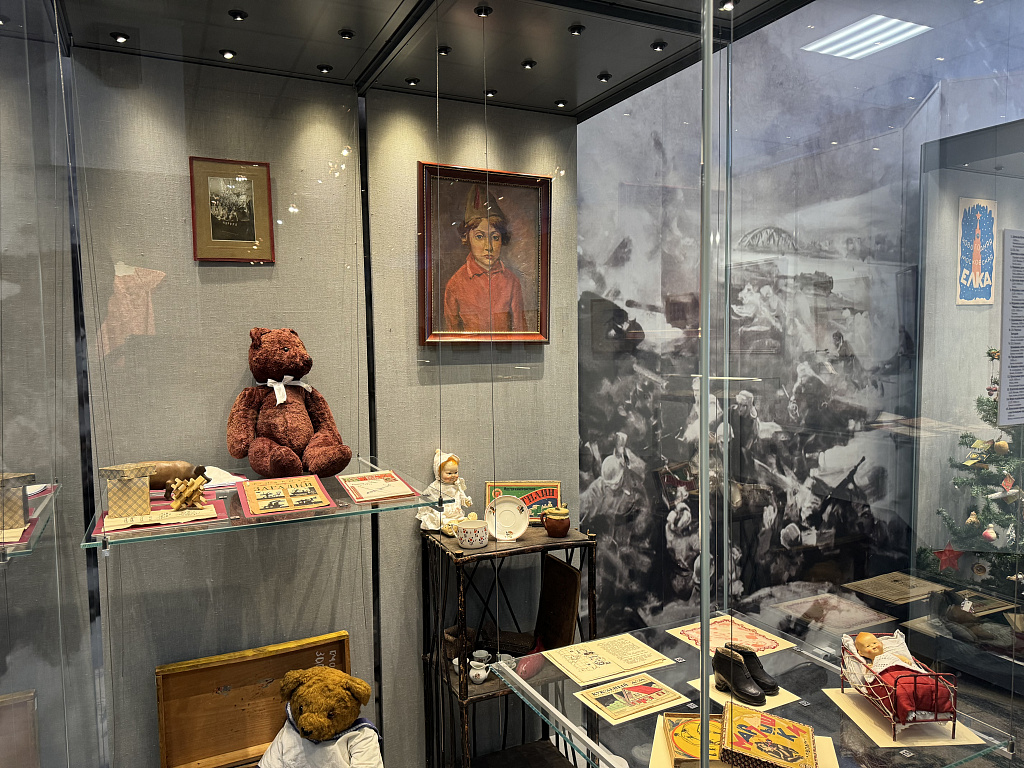 Выставка "Счастливое детство". Изображение 1