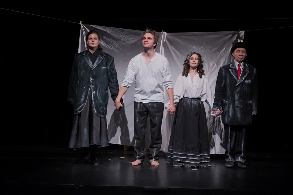 РАСКОЛЬНИКОВ МЕЖДУ ТЬМОЙ И СВЕТОМ. Изображение 13