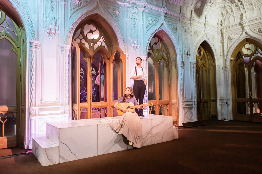 Розовое платье. Изображение 6