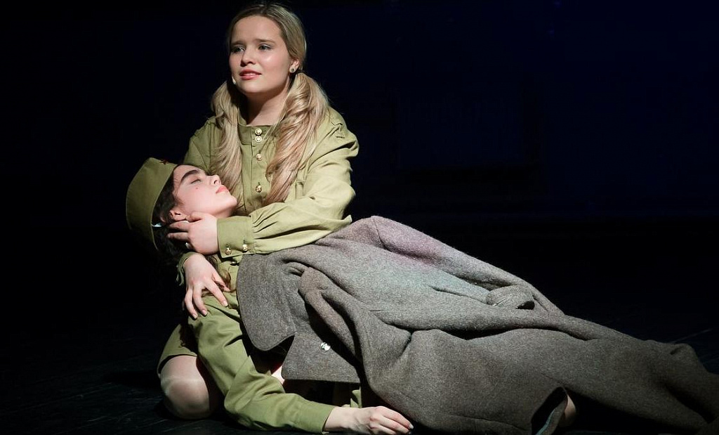 Наш 9 «Б» (Театр на Малой Ордынке). Изображение 5