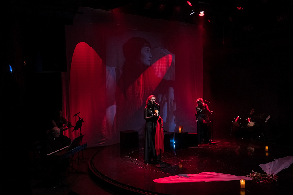 Жизнь, кажется, висит на волоске. Изображение 7