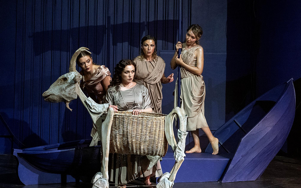 Четыре девушки. Изображение 6