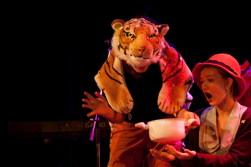 ТИГР, КОТОРЫЙ ПРИШЕЛ НА ЧАЙ (НА АНГЛИЙСКОМ ЯЗЫКЕ). Изображение 4